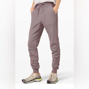 Lululemon Beyond the Studio Jogger - Size 8